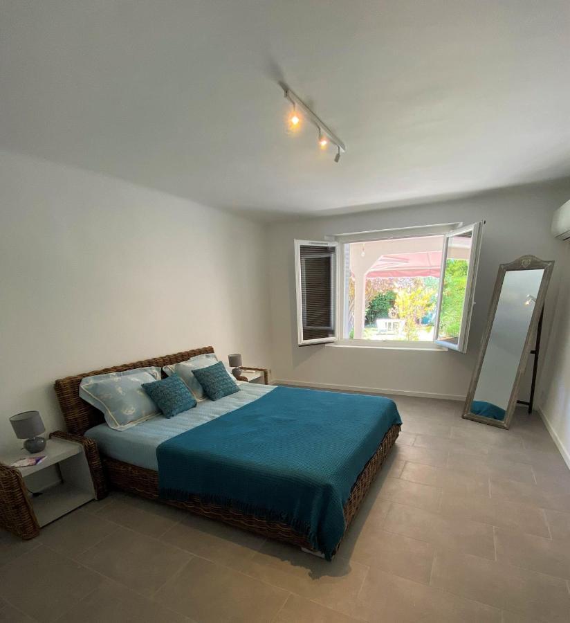 Appartement Rez De Villa Proche Port Et Plages De Sanary ภายนอก รูปภาพ