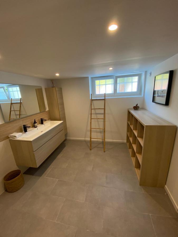 Appartement Rez De Villa Proche Port Et Plages De Sanary ภายนอก รูปภาพ