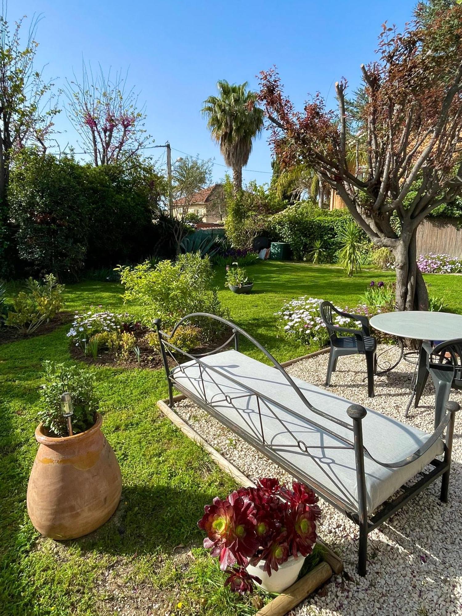 Appartement Rez De Villa Proche Port Et Plages De Sanary ภายนอก รูปภาพ